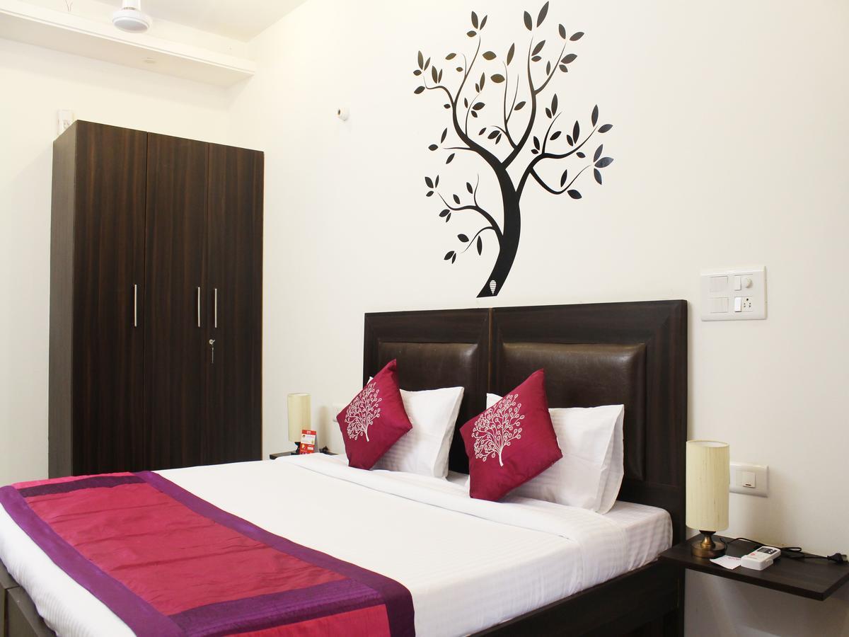 Oyo 2384 Hotel Epic Inn Гургаон Экстерьер фото