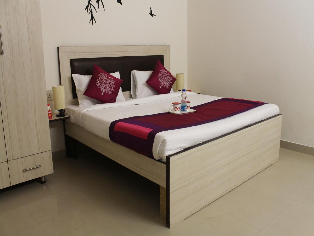 Oyo 2384 Hotel Epic Inn Гургаон Экстерьер фото