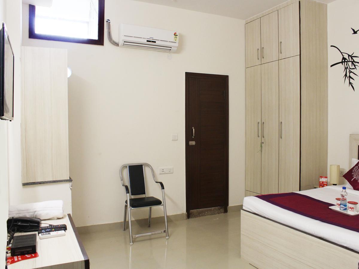 Oyo 2384 Hotel Epic Inn Гургаон Экстерьер фото